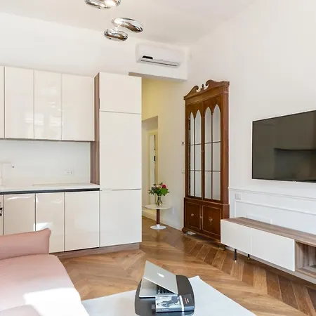 Luxury 1-bedroom Piazza Cavour Rom
