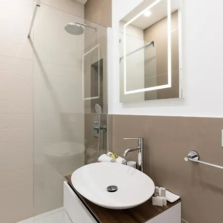 Luxury 1-bedroom Piazza Cavour Lejlighed *